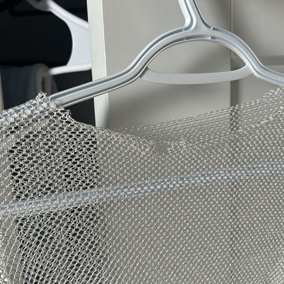 Mesh top with faux ostrich feathers - Picture 2 of 3